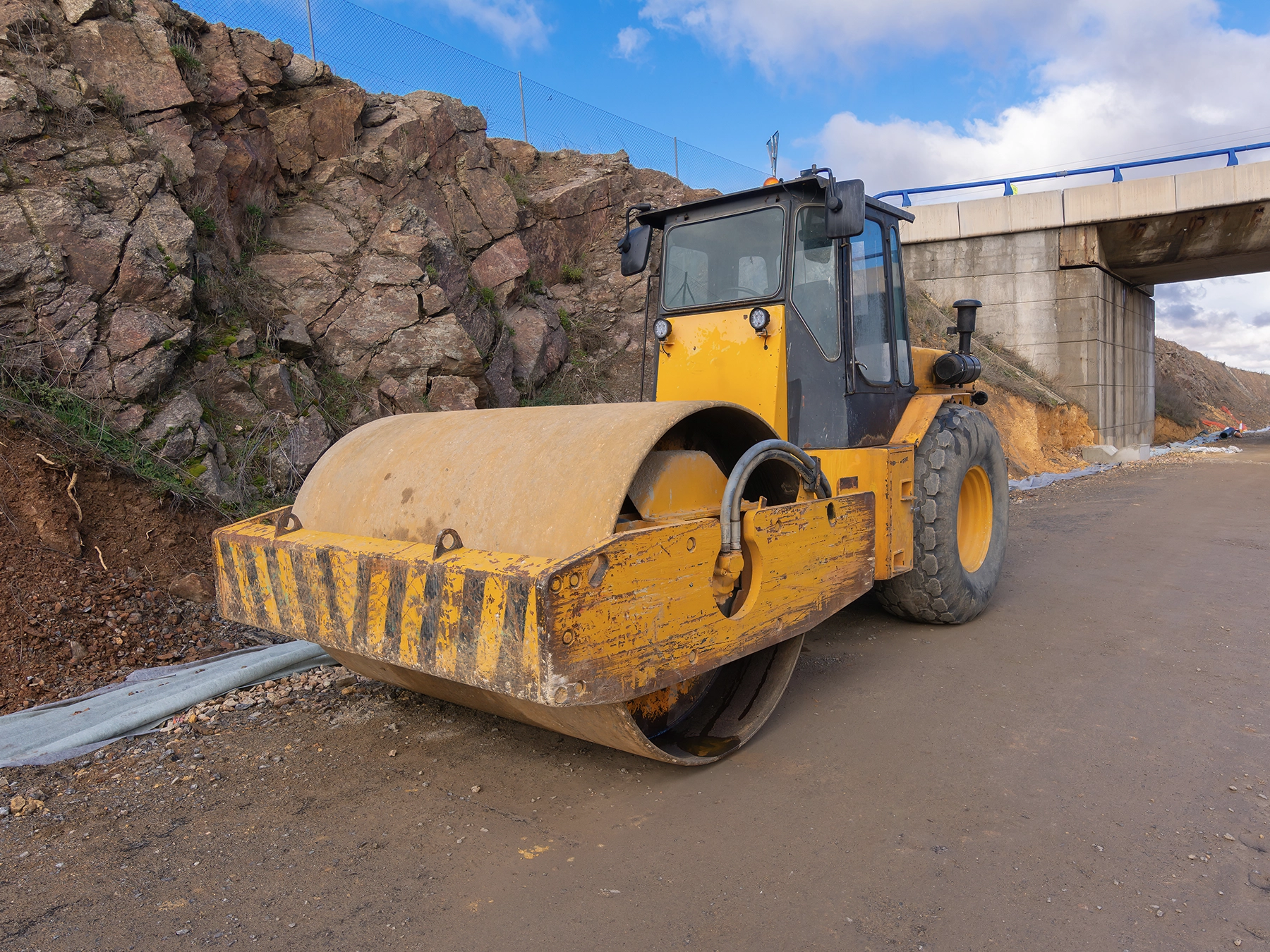 Hiring Heavy Machines – Roller Compactors For Construction Work